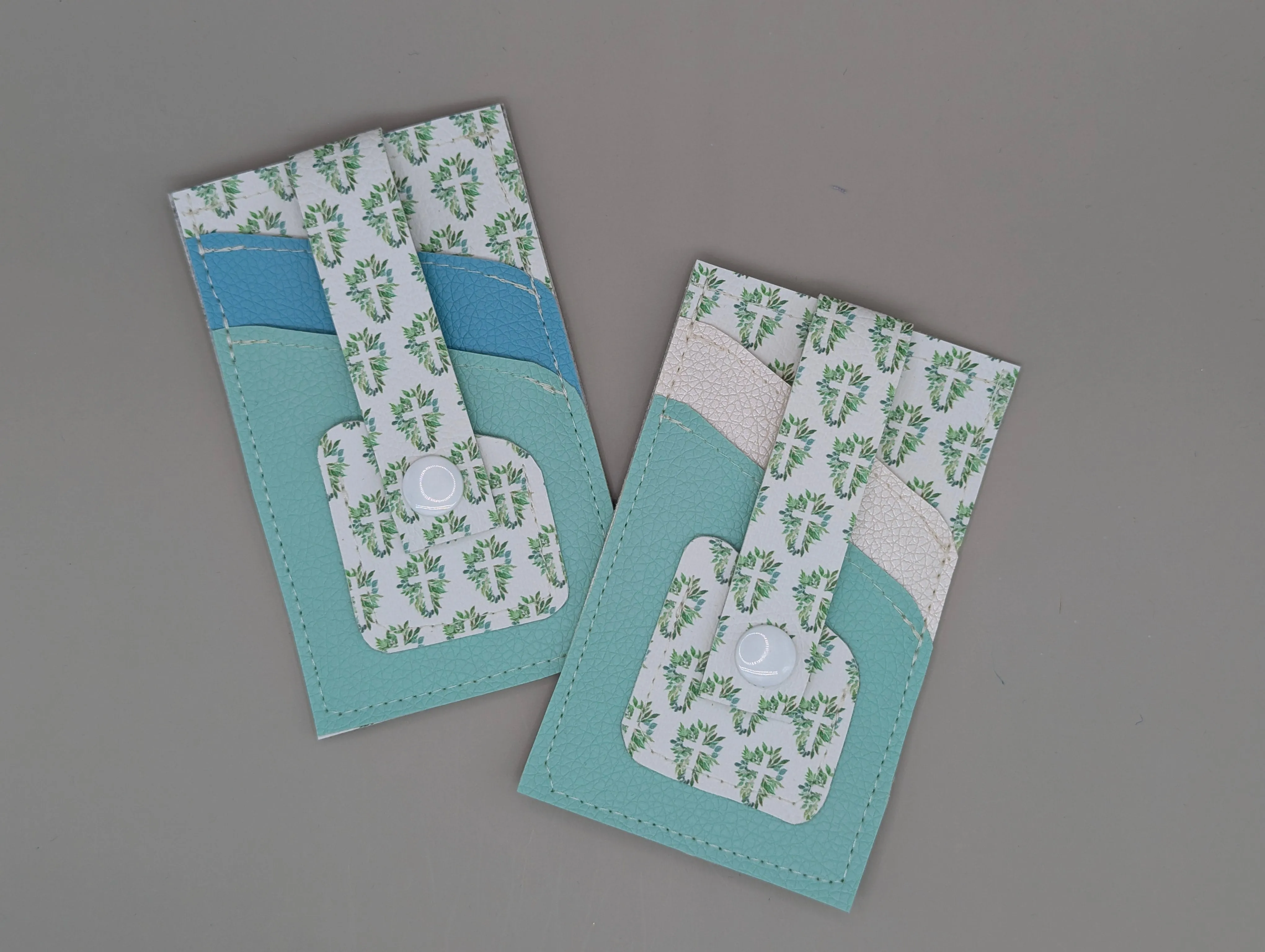 Card wallet /w coin pocket- Floral Cross
