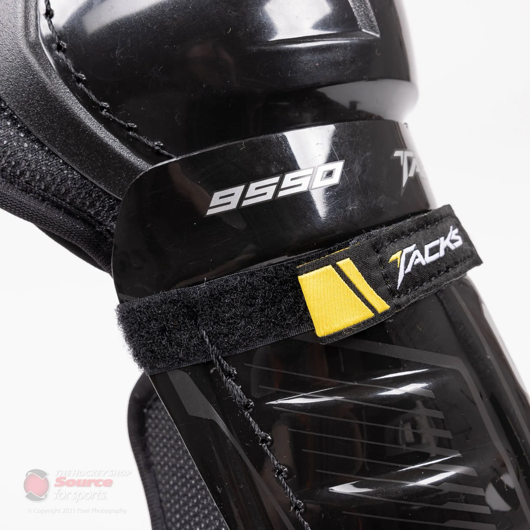 CCM Tacks 9550 Junior Hockey Shin Guards