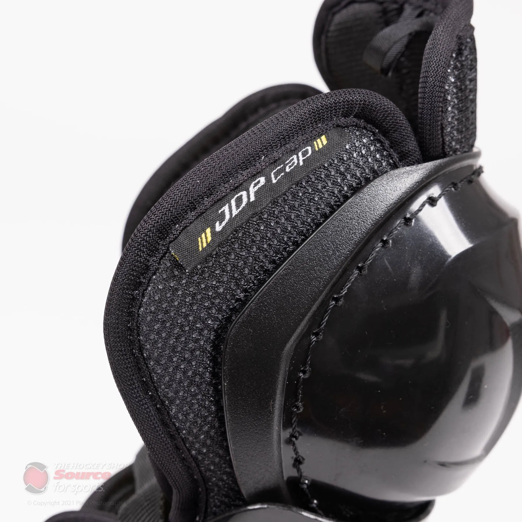 CCM Tacks 9550 Junior Hockey Shin Guards