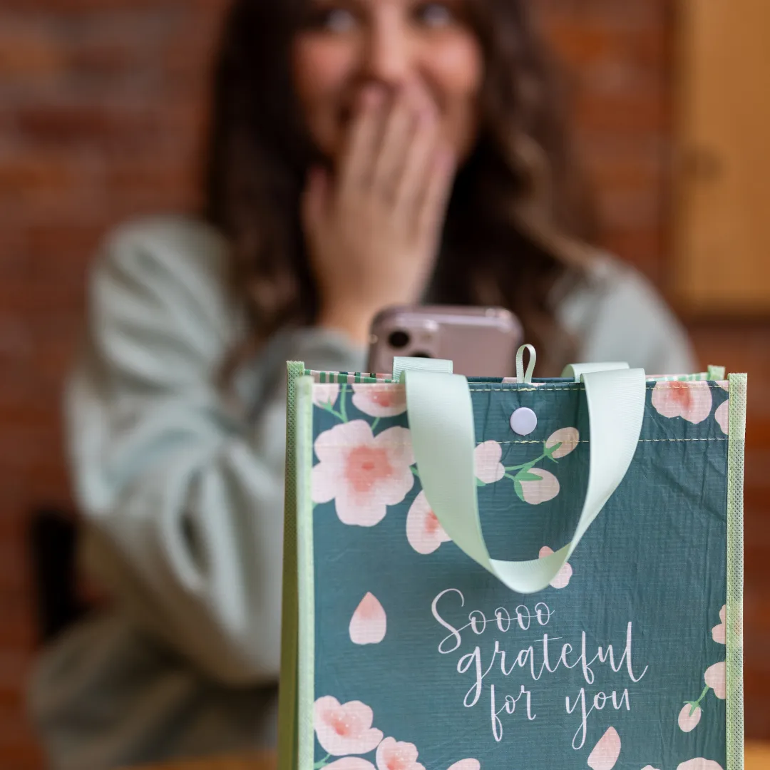 Chic Pastels Bundle | Reusable Gift Bag   QR Greeting Card | 8 Pieces