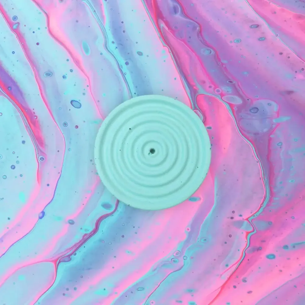 Colorful Concrete Round Mini Incense Holders: Off White / Matte