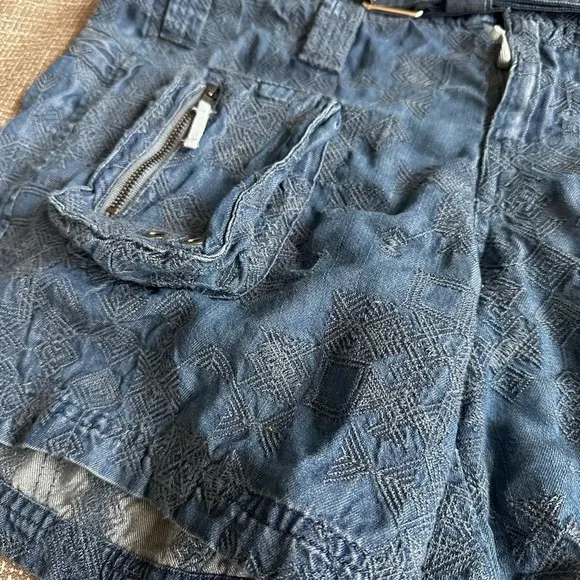 Johnny Was Zuma Belted Denim Textured Shorts Size 6