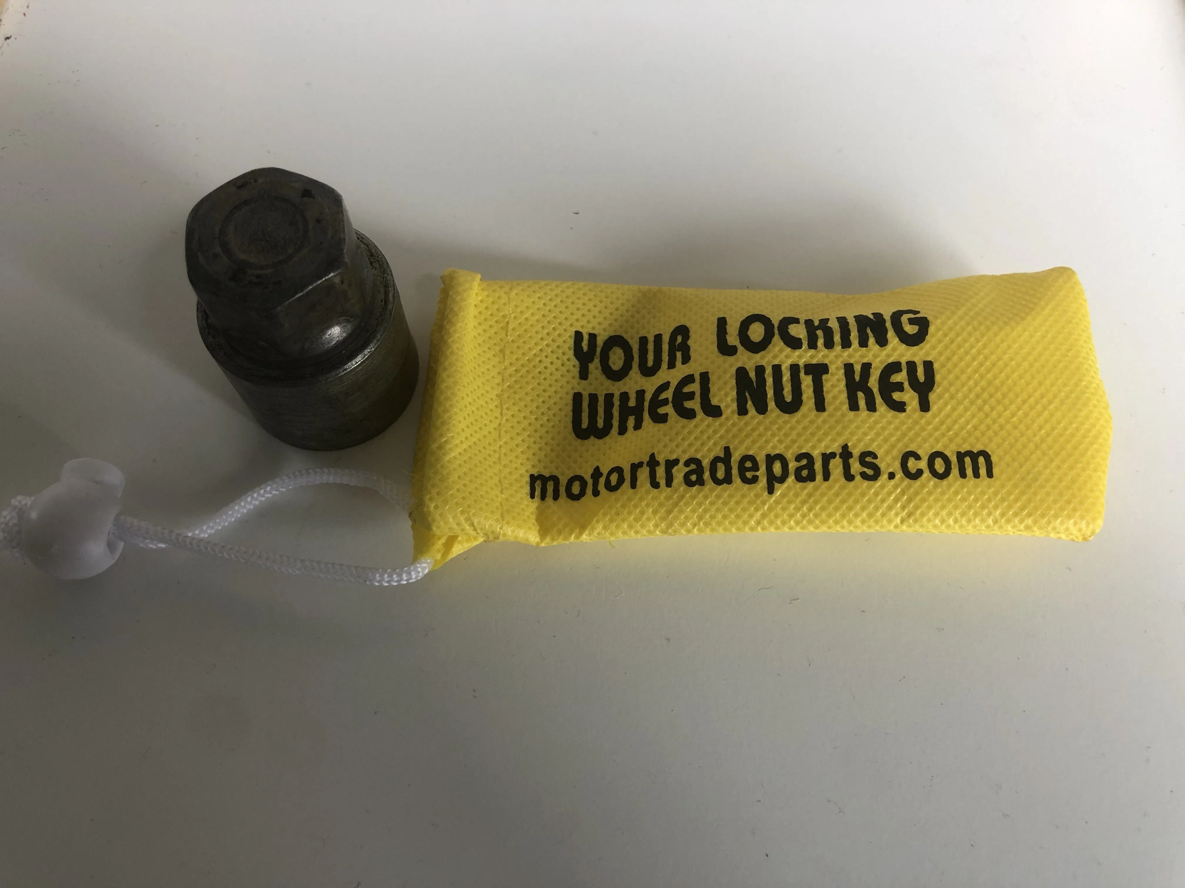 Locking Wheel Nut Bag