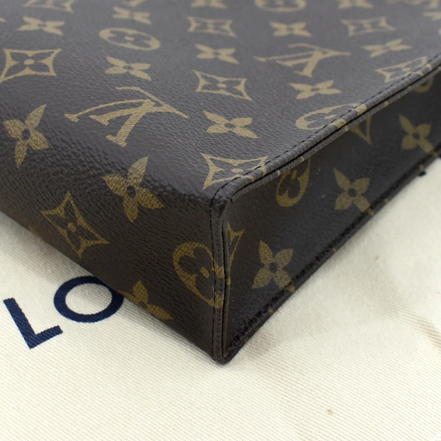 LOUIS VUITTON Toiletry 26 Monogram Canvas Cosmetic Pouch Brown
