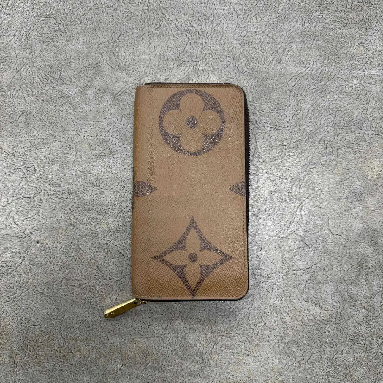 Louis Vuitton Wallet "GIANT MONOGRAM" Used Brown Size OS