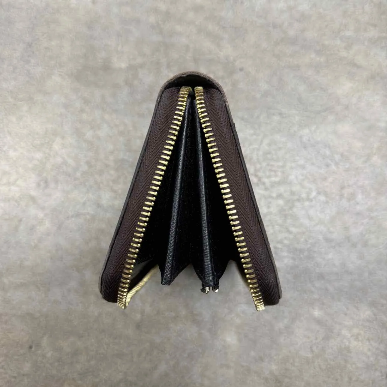 Louis Vuitton Wallet "GIANT MONOGRAM" Used Brown Size OS