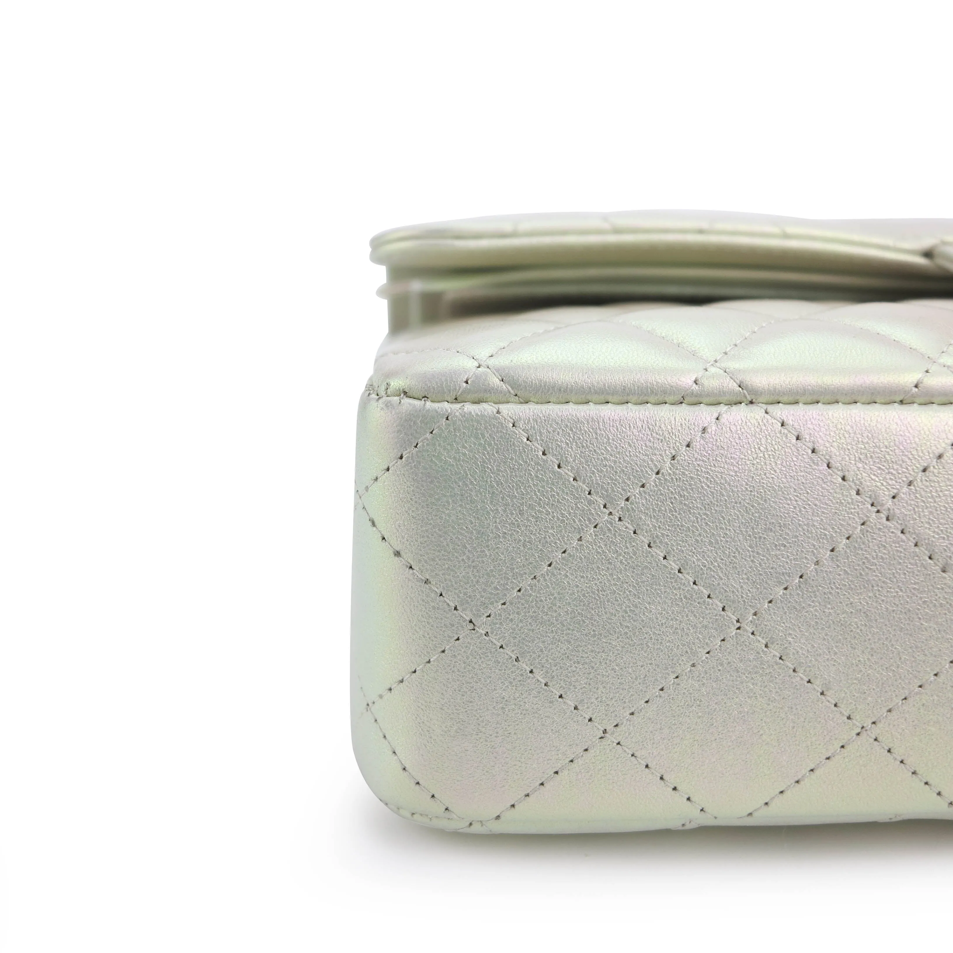Medium Classic Double Flap Bag in 20B Iridescent Ivory Lambskin