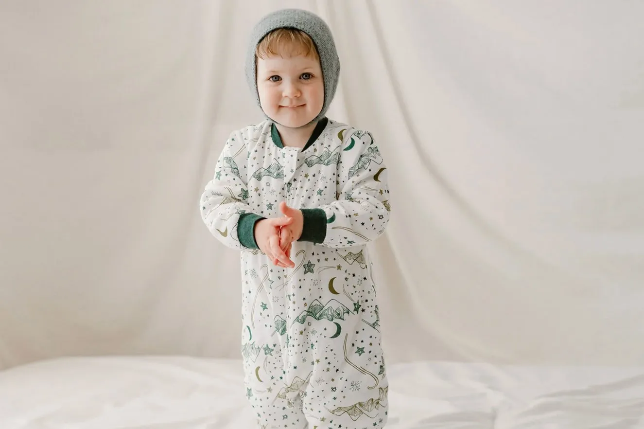 Nest Designs Long Sleeve Footed Sleep Bag 1.0 TOG (Organic cotton)  -  Stars White