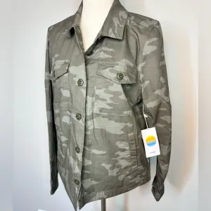 NWT sz M Vuori Ripstop Jacket oregano camo pockets lightweight jacket