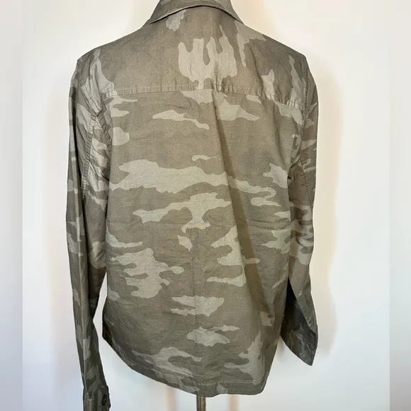 NWT sz M Vuori Ripstop Jacket oregano camo pockets lightweight jacket